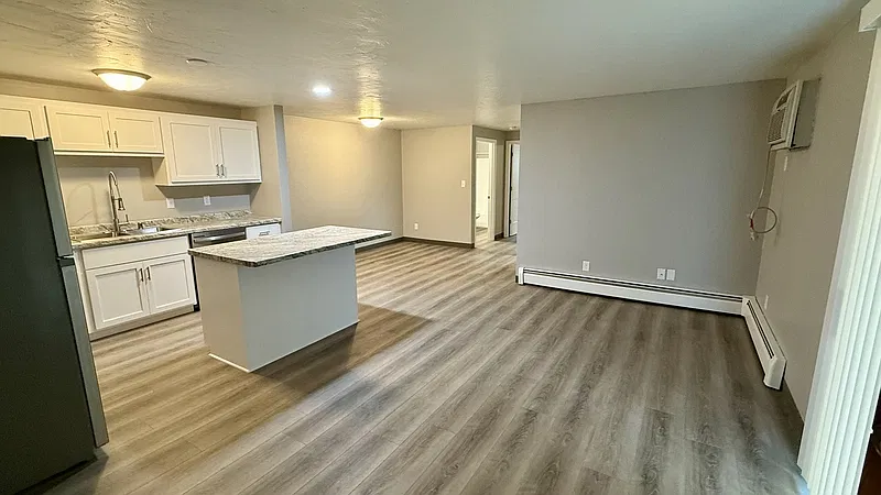 2 bed, 1.0 bath, $1,099 — Photo 3