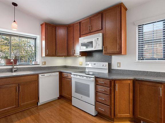 2nd image of 4407 Robinwood Ave