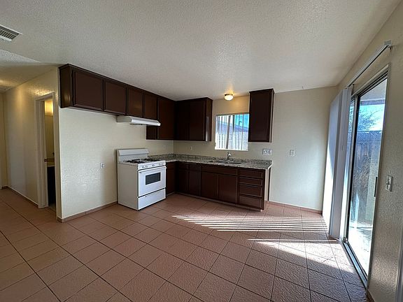 5th image of 13915 Spruce St APT C