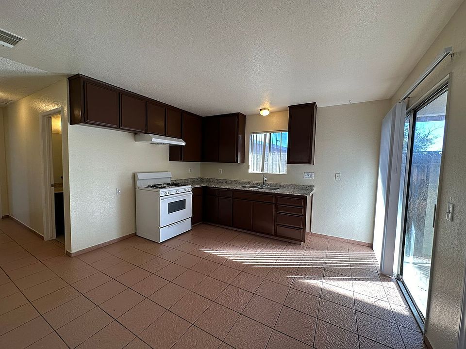 RV T 13915 13915 Spruce St Hesperia CA Zillow