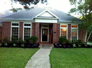 2105 Enchanted Lake Dr, League City, TX 77573