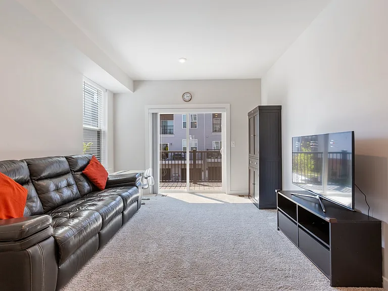 44504 Wolfhound Sq — Photo 10