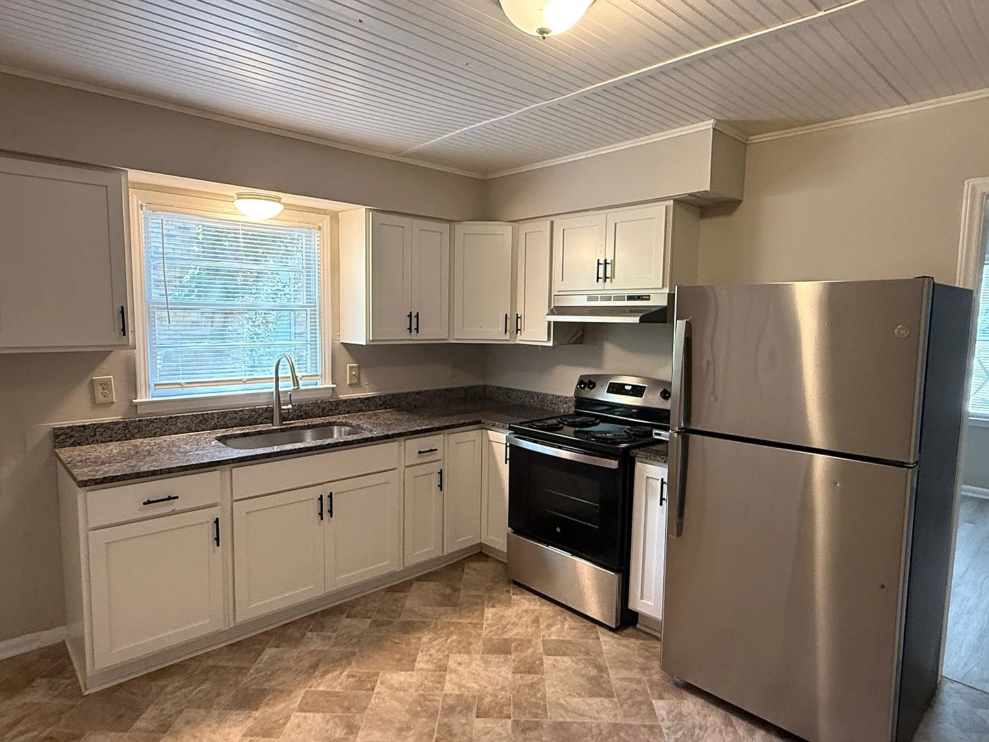 524 Echodale Drive — Photo 2