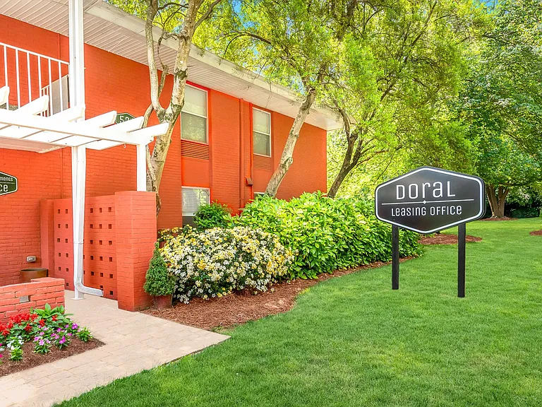 Doral Apartments — Photo 4
