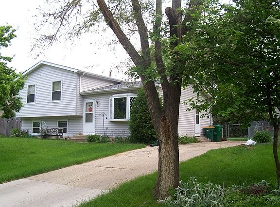 2nd image of 471 Birchwood Dr