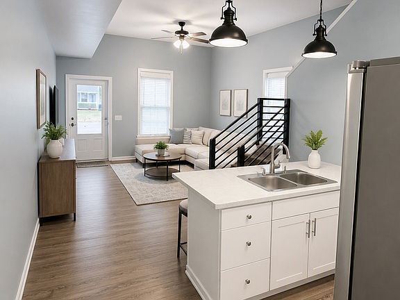 3rd image of 315 Whaley St #313/315