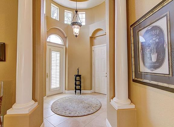 2nd image of 9068 Cherry Oaks Trl