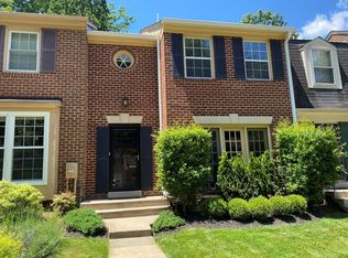 6741 Surreywood Ln, Bethesda, MD 20817