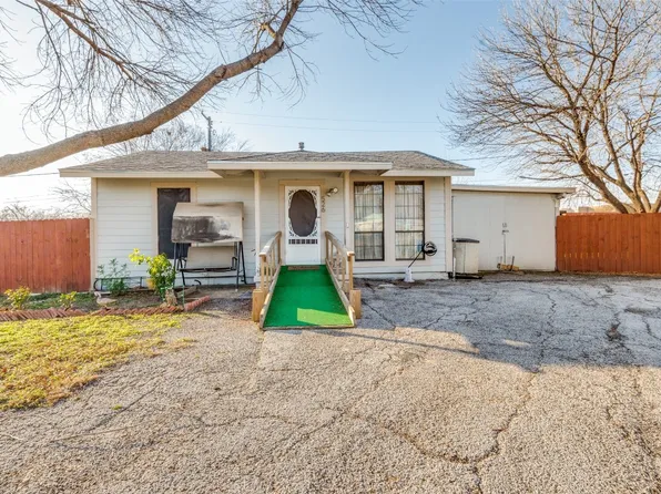 526 Worthway Dr, Grand Prairie, TX 75051