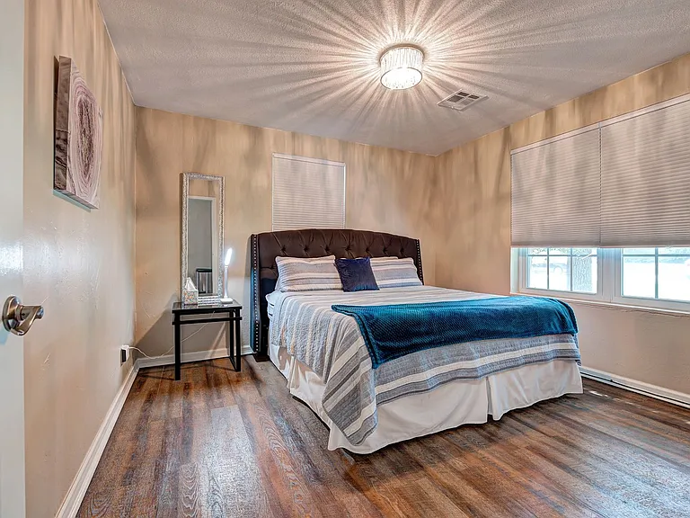 2801 Croydon Ct — Photo 12