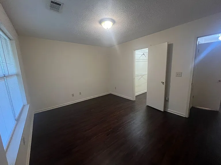 4803 Oak Meadow Dr — Photo 11