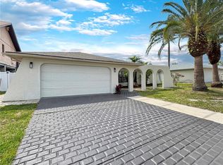 9907 Island Harbor Dr, Port Richey, FL 34668