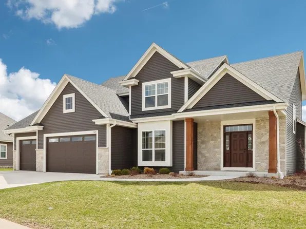 1520 Fay LANE, Oconomowoc, WI 53066