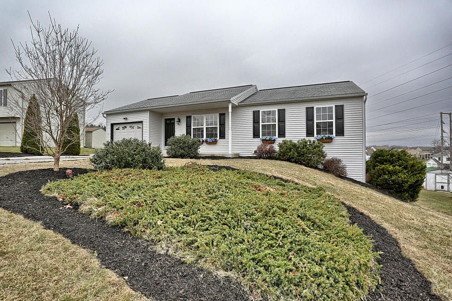 1st image of 7 Aspen Way #L-0008