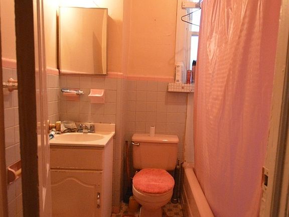 3rd image of 2219 41st St #2