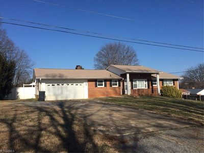 102 Hedrick Dr, Kernersville, NC, 27284