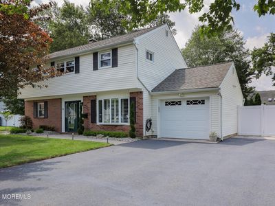 32 Peachtree Road, Oakhurst, NJ, 07755
