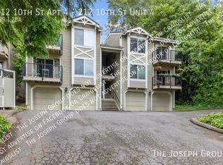 212 10th St #4, Kirkland, WA 98033
