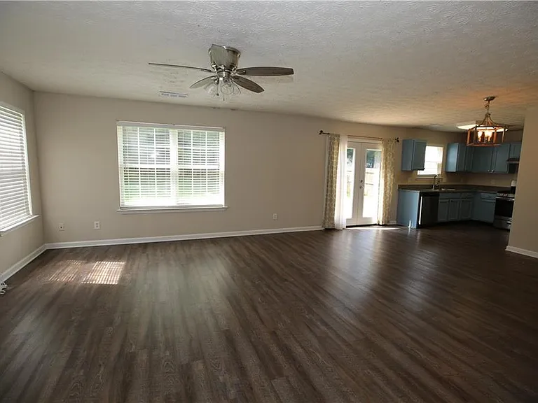 514 Carrington Ct — Photo 16
