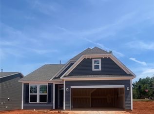 50 Halsey St, Central, SC 29630