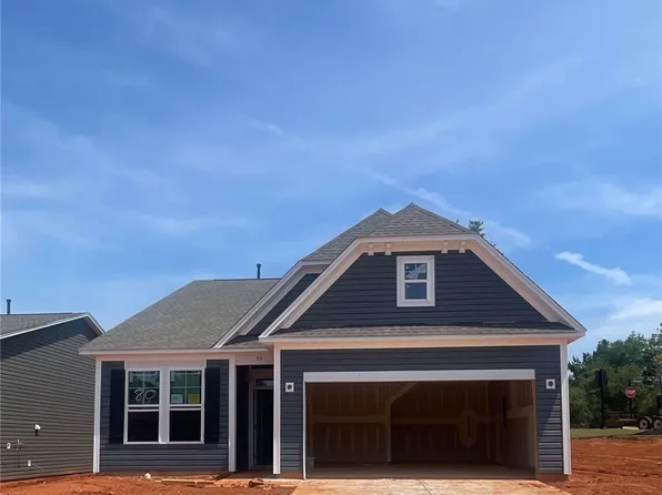 50 Halsey St, Central, SC 29630