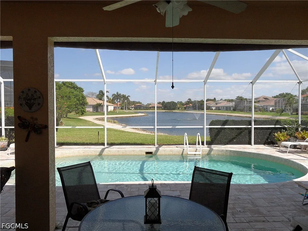 3 bed, 2.0 bath, 1865 sqft, $2,600 — Photo 3