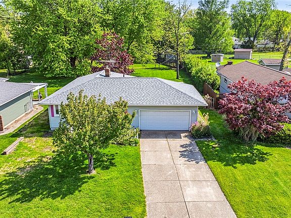 2nd image of 183 Erieview Dr