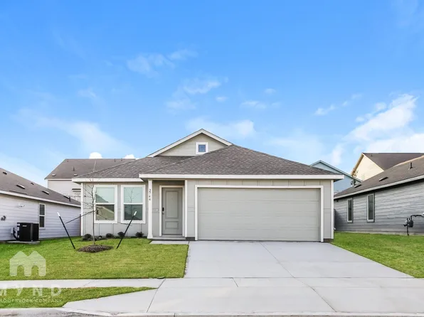 2744 Center Creek Ln, Fort Worth, TX 76108