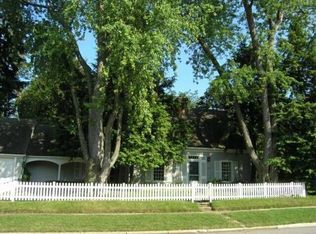 344 Moross Pl, Grosse Pointe Farms, MI 48236