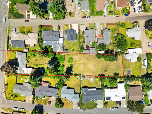 562 Gatch St, Woodburn, OR 97071