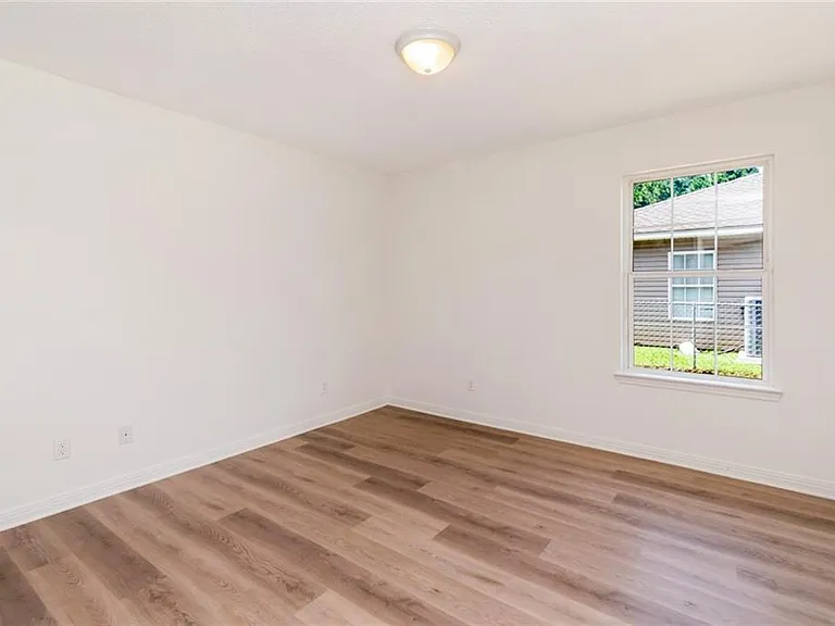 9932 Magnolia Crest Dr W — Photo 20