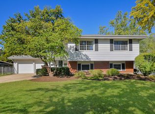 21W550 Kensington Rd, Glen Ellyn, IL 60137