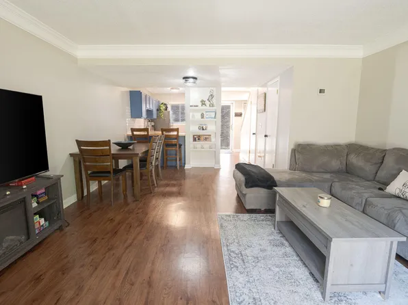 401 Andrea Ln, Hanahan, SC 29410