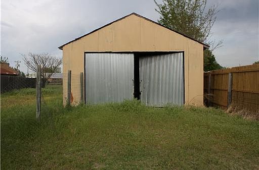 2nd image of 210 N Kate Boevers