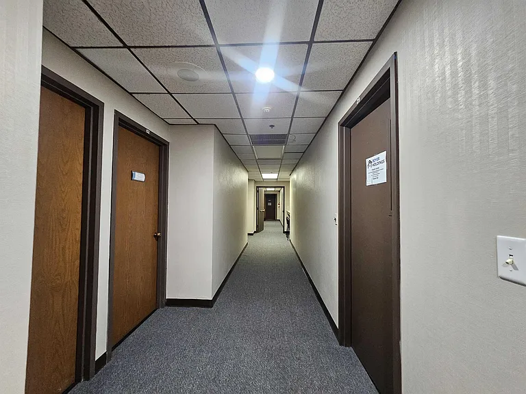 600 N Main St #6 — Photo 4