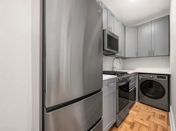 130 West 80th Street image 3 of 8