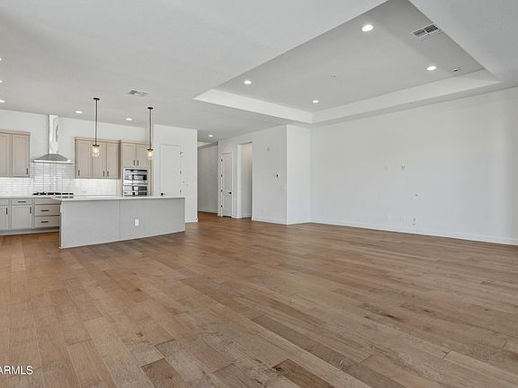 5th image of 21392 W HILLCREST Boulevard
