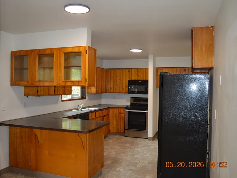 215 SW 3rd St — Photo 7