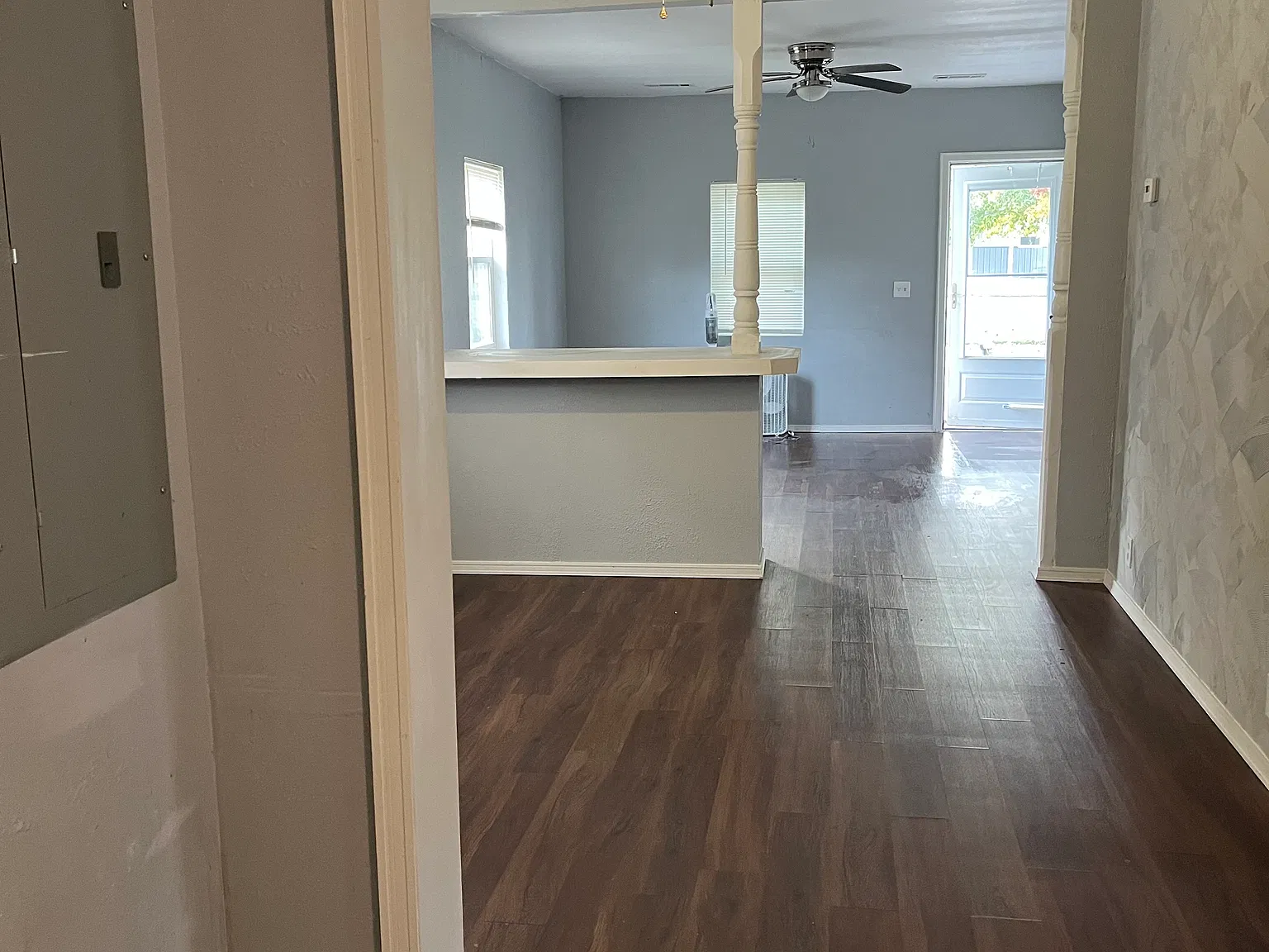 3 bed, 1.5 bath, $950 — Photo 1