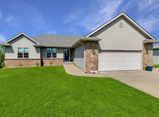 5690 NW 3rd Ct, Des Moines, IA 50313