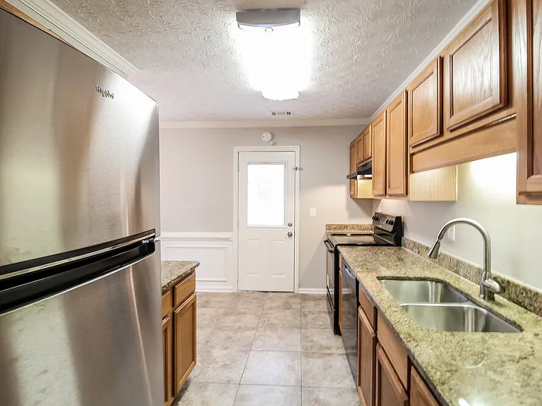 105 Cypress Dr — Photo 7