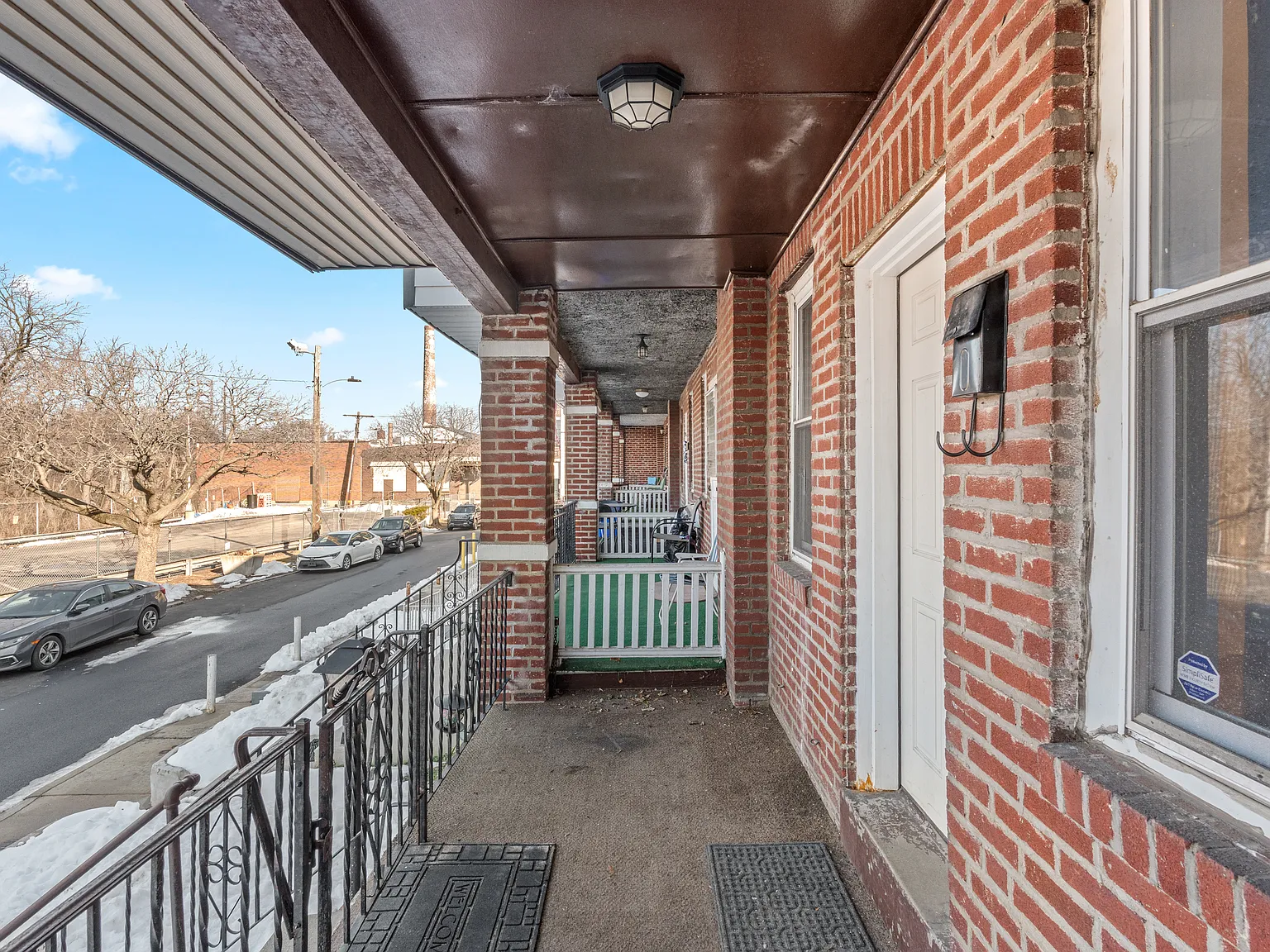 2 bed, 1024 sqft, $1,600 — Photo 2