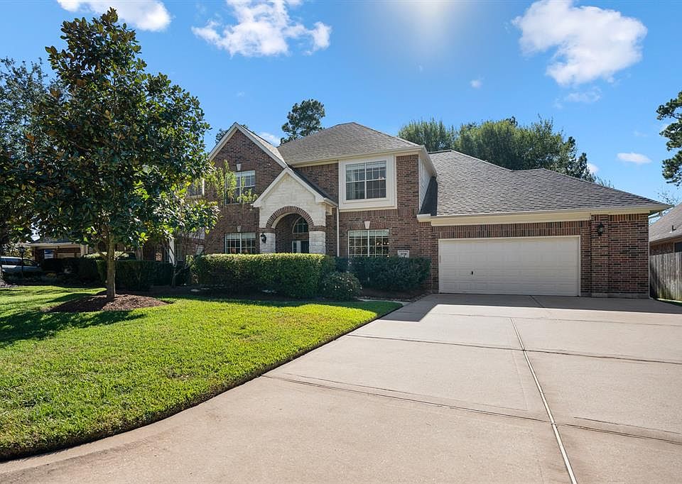 WELCOME HOME to 20111 Mansfield Park Lane, tucked away in the peaceful community of Windrose.