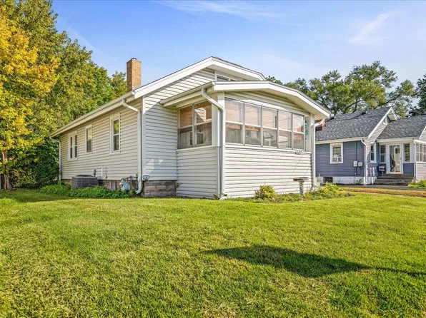 2319 Grace St, Rockford, IL 61103