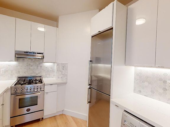 5th image of 1330 Union St APT 13