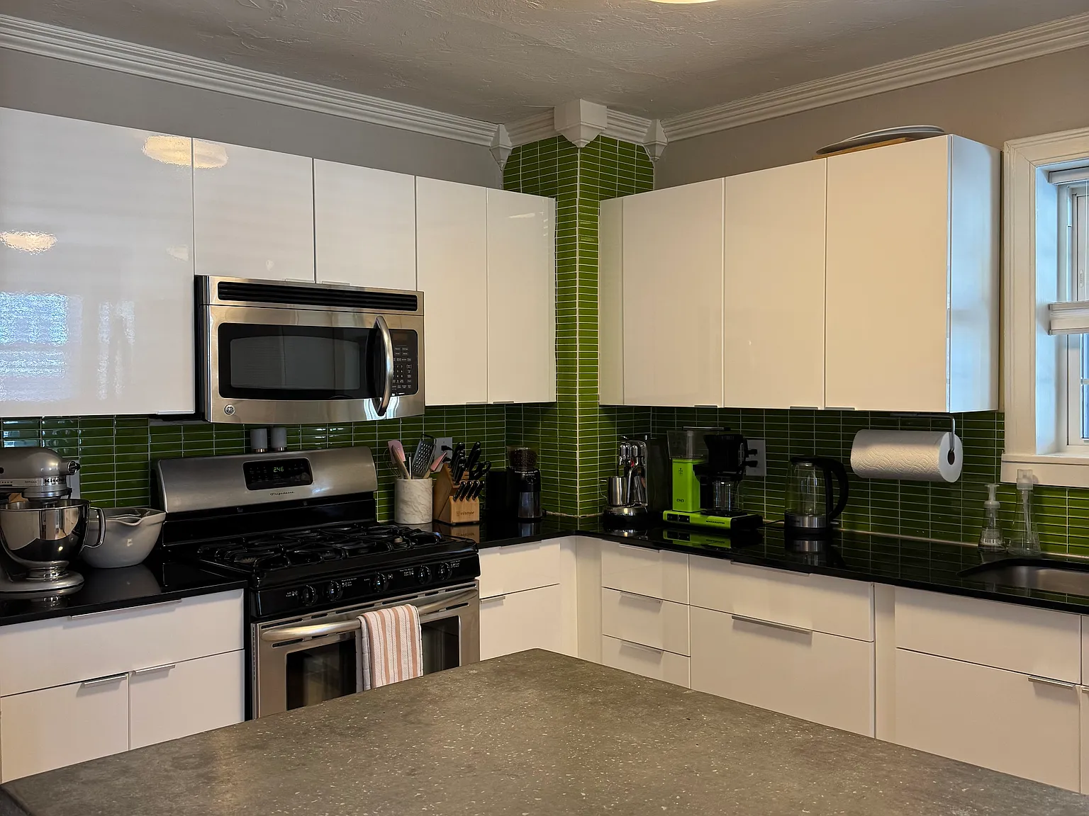 3 bed, 1474 sqft, $2,200 — Photo 3