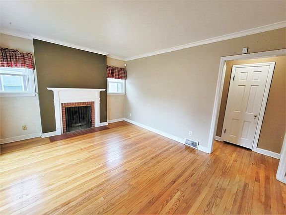 5th image of 2815 Lawndale Ave