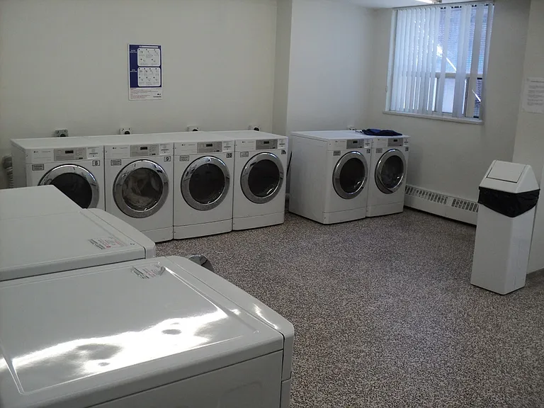 55 Emmett Ave — Photo 10