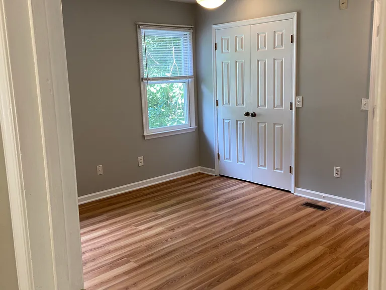 216 Trillingham Ln — Photo 10