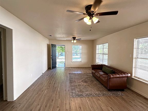 4th image of 603 W Walcott Ave